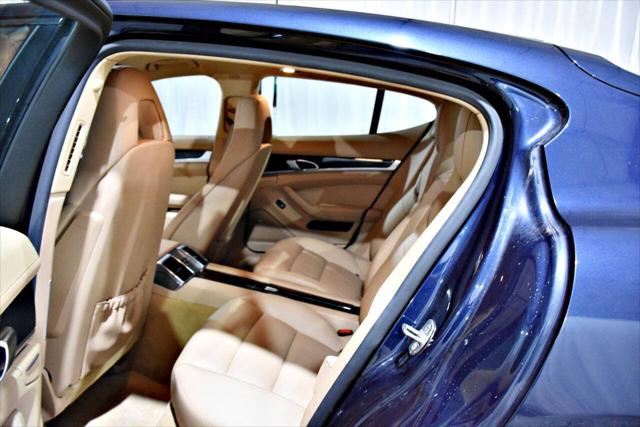 2014 Porsche Panamera 4