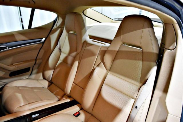 2014 Porsche Panamera 4