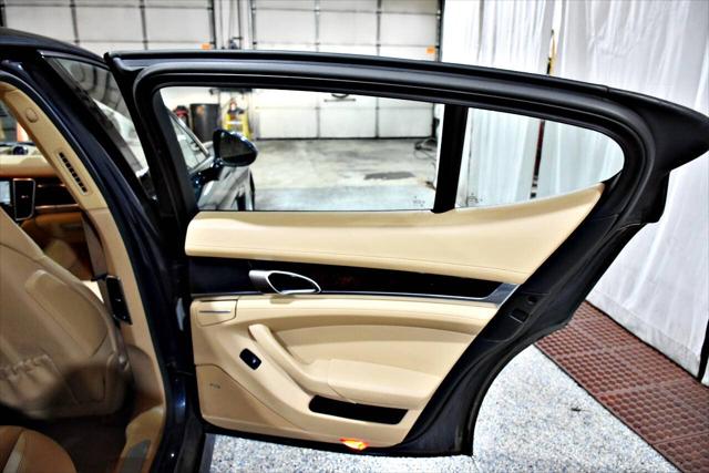 2014 Porsche Panamera 4