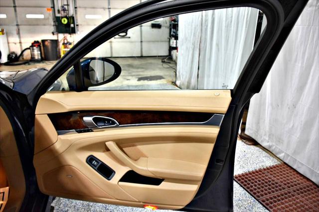 2014 Porsche Panamera 4