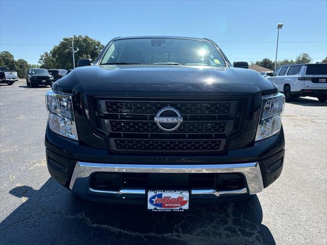 2024 Nissan TITAN Crew Cab SV 4x4