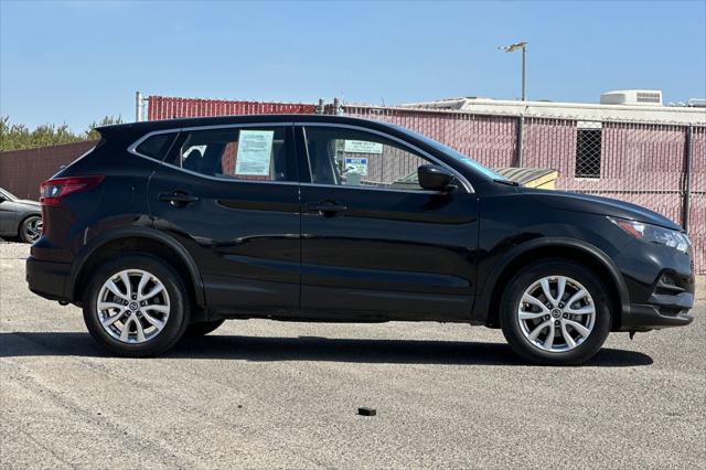 2022 Nissan Rogue Sport S FWD Xtronic CVT