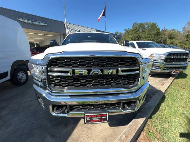 2024 RAM Ram 5500 Chassis Cab RAM 5500 TRADESMAN CHASSIS CREW CAB 4X4 60 CA