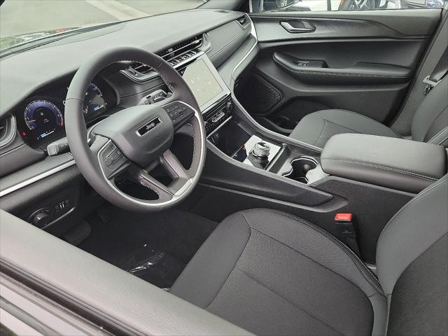 2025 Jeep Grand Cherokee GRAND CHEROKEE L LAREDO X 4X2