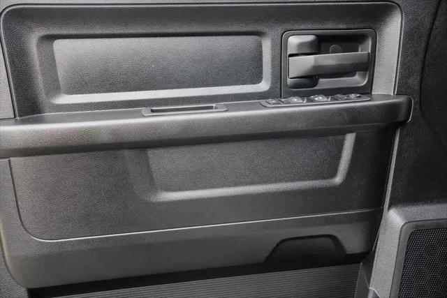 2024 Ram 1500 Classic Tradesman Crew Cab 4x4 5'7" Box