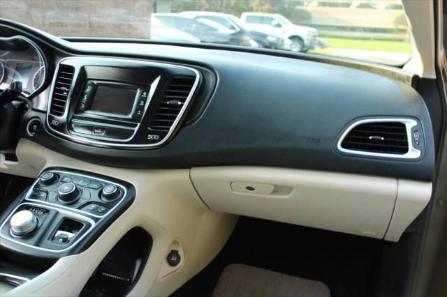 2016 Chrysler 200 Limited