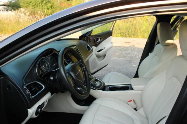 2016 Chrysler 200 Limited