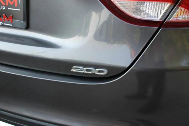 2016 Chrysler 200 Limited