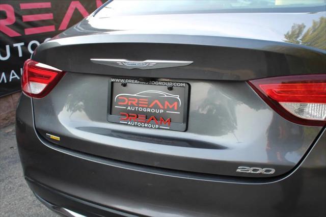 2016 Chrysler 200 Limited