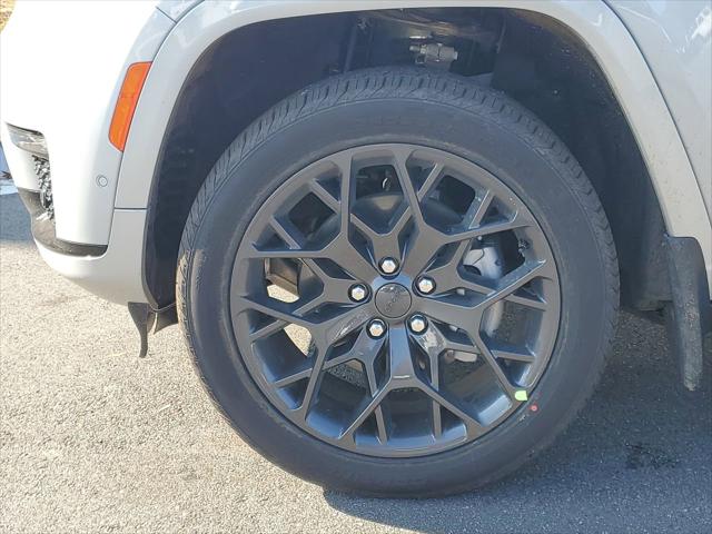 2025 Jeep Grand Cherokee GRAND CHEROKEE L SUMMIT RESERVE 4X4