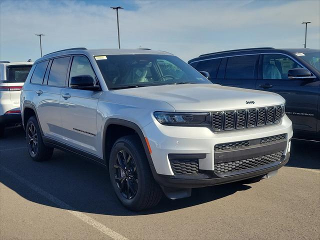 2025 Jeep Grand Cherokee GRAND CHEROKEE L ALTITUDE X 4X4