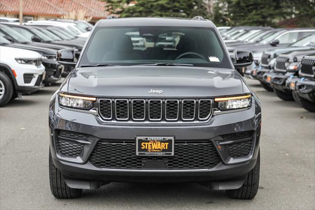 2025 Jeep Grand Cherokee GRAND CHEROKEE LAREDO X 4X4