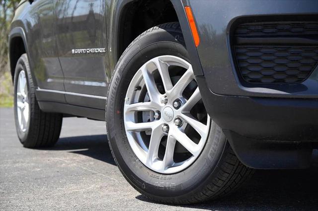 2025 Jeep Grand Cherokee GRAND CHEROKEE LAREDO X 4X4