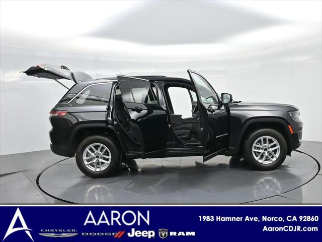 2025 Jeep Grand Cherokee GRAND CHEROKEE LAREDO X 4X4