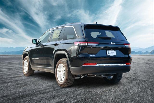 2025 Jeep Grand Cherokee GRAND CHEROKEE LAREDO X 4X4