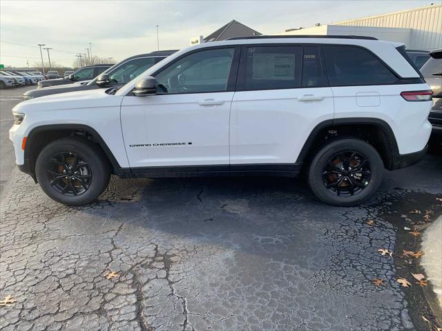 2025 Jeep Grand Cherokee GRAND CHEROKEE ALTITUDE 4X4