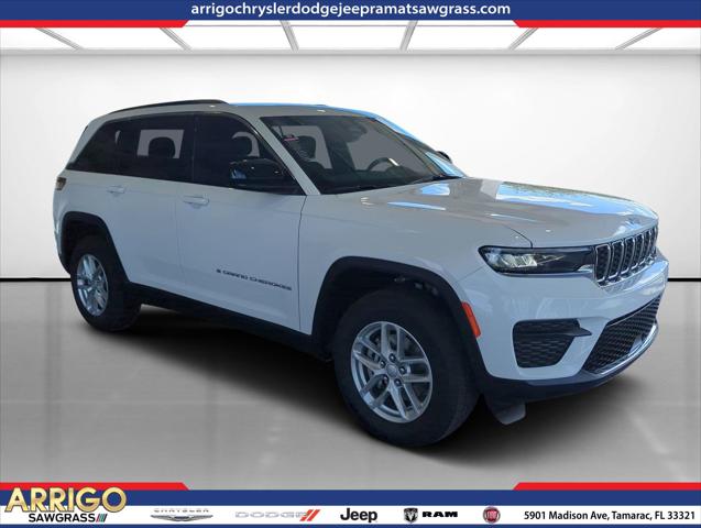 2025 Jeep Grand Cherokee GRAND CHEROKEE LAREDO X 4X4