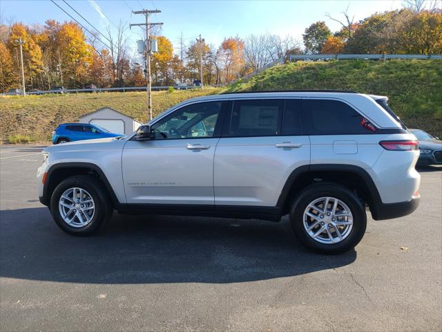 2025 Jeep Grand Cherokee GRAND CHEROKEE LAREDO X 4X4