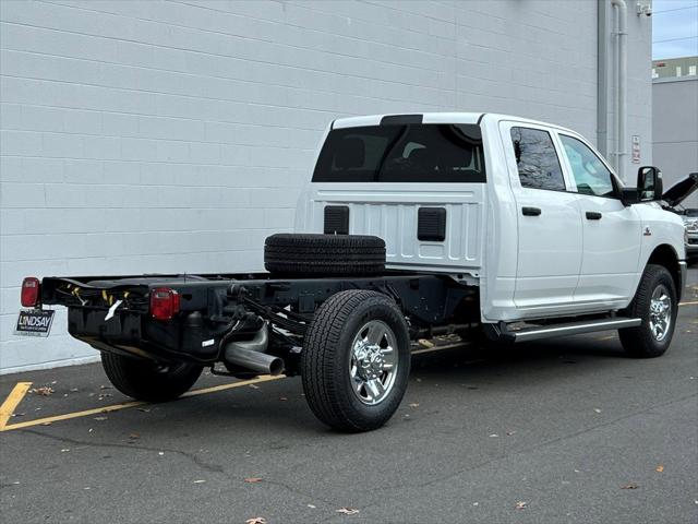 2024 RAM Ram 3500 Chassis Cab RAM 3500 TRADESMAN CREW CAB CHASSIS 4X4 60 CA