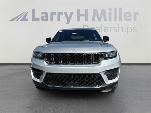 2025 Jeep Grand Cherokee GRAND CHEROKEE LAREDO X 4X4