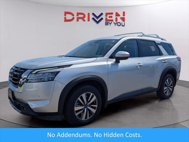 2023 Nissan Pathfinder SL 4WD