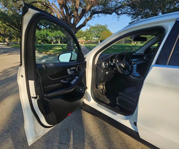 2016 Mercedes-Benz GLC GLC 300 Sport Utility 4D