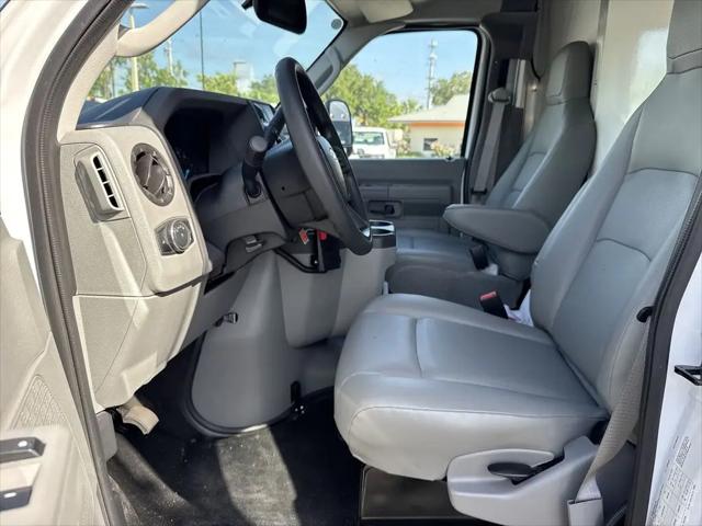 2025 Ford E-450 Cutaway E-Series Cutaway