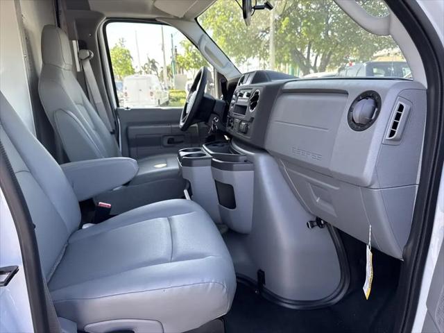 2025 Ford E-450 Cutaway E-Series Cutaway