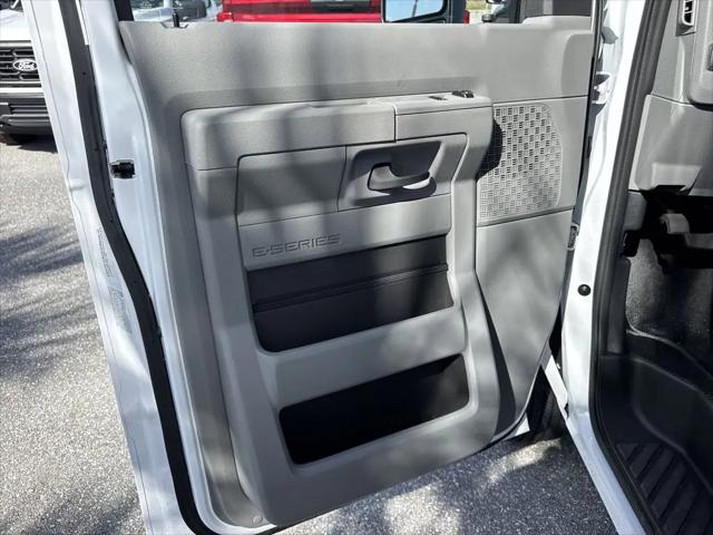 2025 Ford E-450 Cutaway E-Series Cutaway