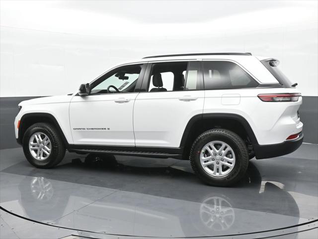 2025 Jeep Grand Cherokee GRAND CHEROKEE LAREDO 4X2