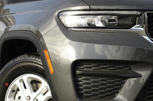 2025 Jeep Grand Cherokee GRAND CHEROKEE LAREDO 4X2