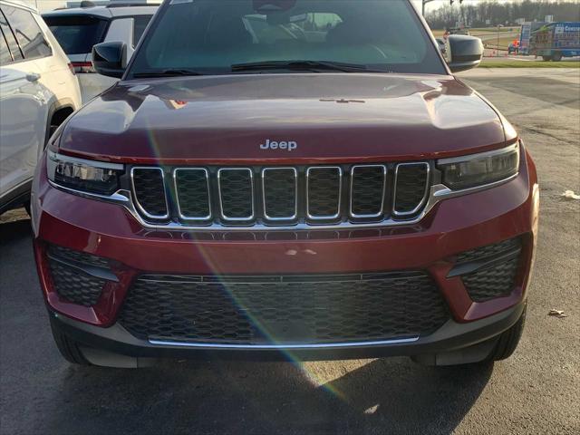 2025 Jeep Grand Cherokee GRAND CHEROKEE LAREDO X 4X4