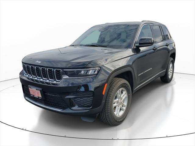 2025 Jeep Grand Cherokee GRAND CHEROKEE LAREDO 4X4