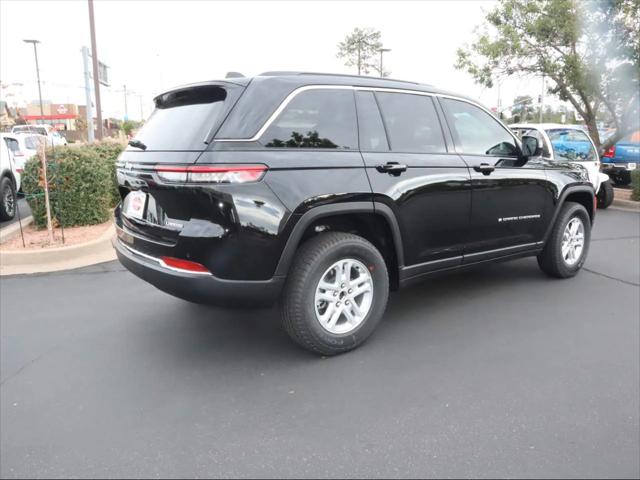 2025 Jeep Grand Cherokee Laredo 4x4