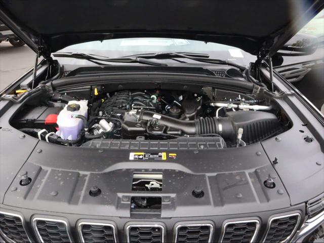 2025 Jeep Grand Cherokee Laredo 4x4