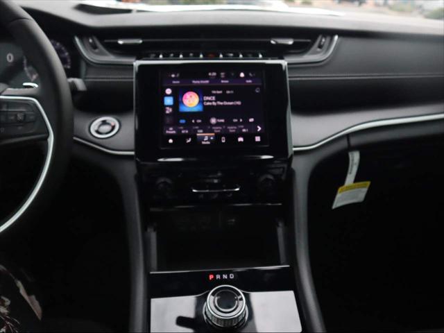 2025 Jeep Grand Cherokee Laredo 4x4
