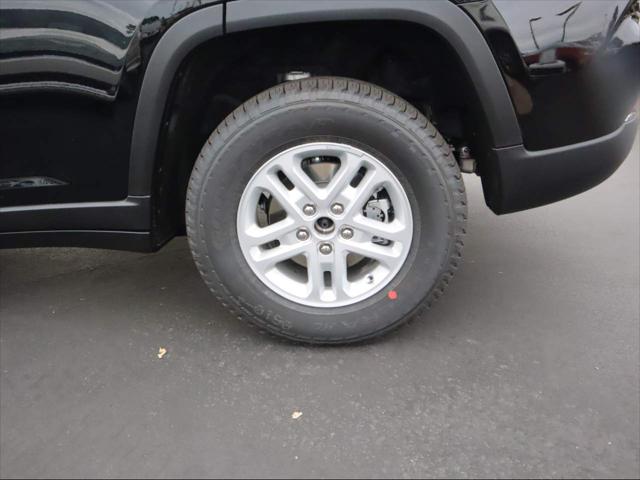 2025 Jeep Grand Cherokee Laredo 4x4
