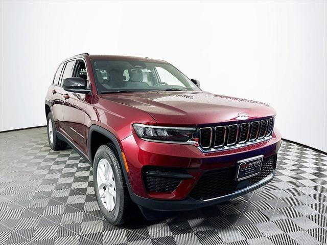 2025 Jeep Grand Cherokee GRAND CHEROKEE LAREDO X 4X4