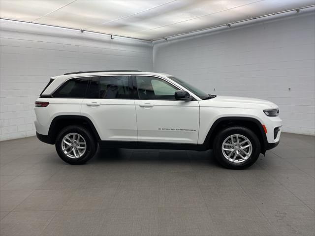 2025 Jeep Grand Cherokee GRAND CHEROKEE LAREDO X 4X4