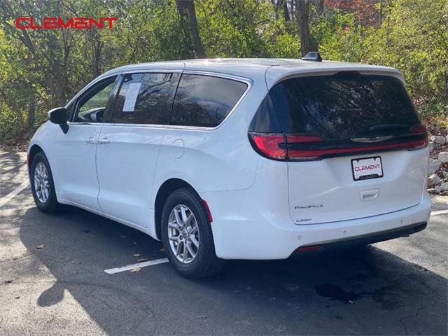 2023 Chrysler Pacifica Touring