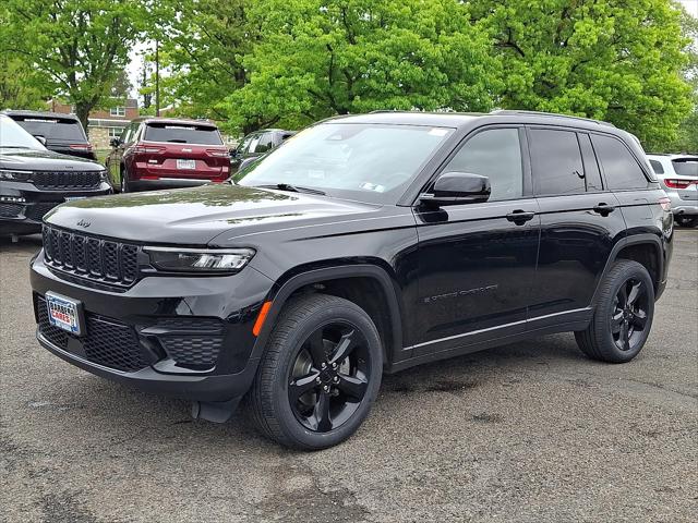 2022 Jeep Grand Cherokee Altitude 4x4 2022 Jeep Grand Cherokee Altitude 4x4