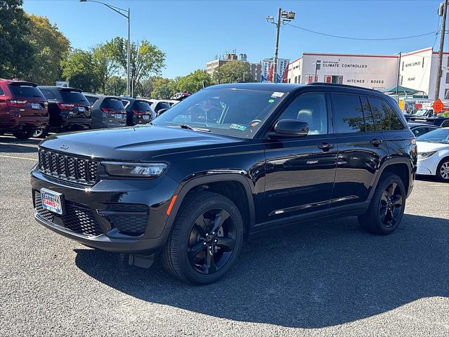 2022 Jeep Grand Cherokee Altitude 2022 Jeep Grand Cherokee Altitude