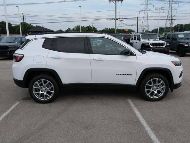 2024 Jeep Compass Latitude Lux FWD