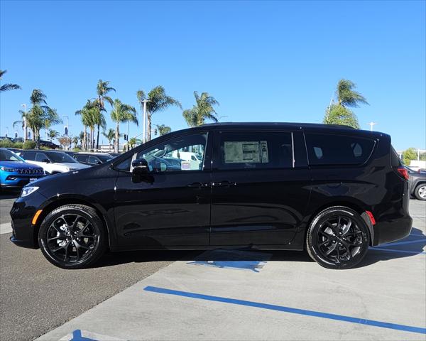 2025 Chrysler Pacifica PACIFICA LIMITED