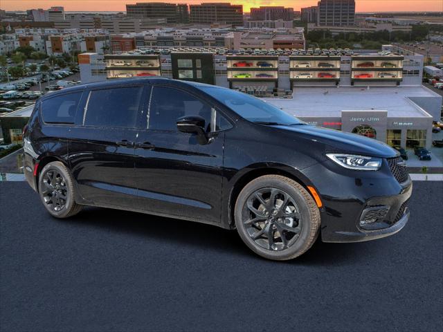 2025 Chrysler Pacifica PACIFICA LIMITED