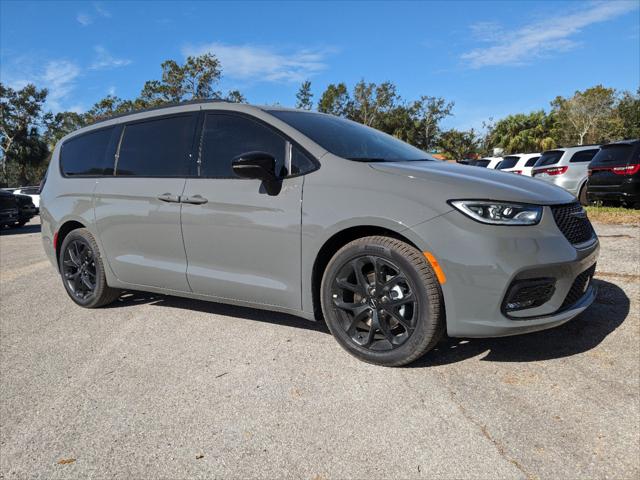 2025 Chrysler Pacifica PACIFICA LIMITED