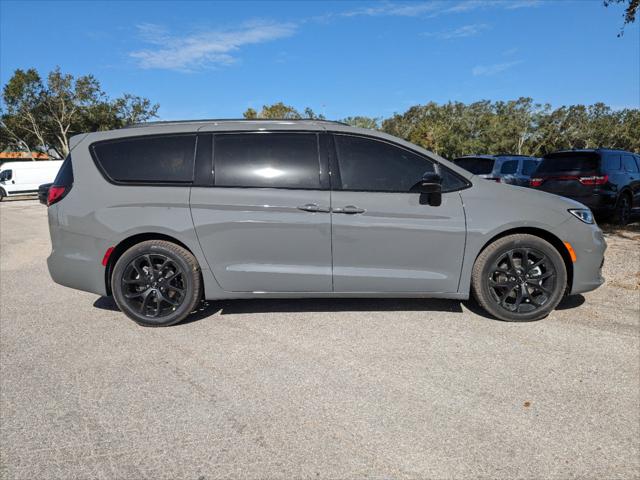 2025 Chrysler Pacifica PACIFICA LIMITED