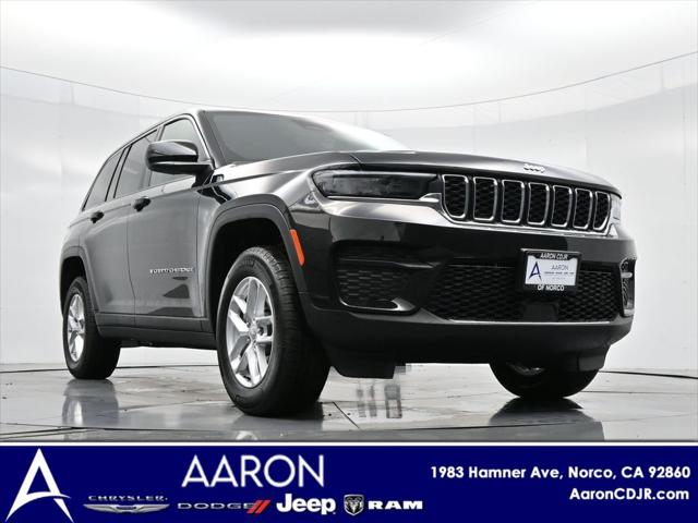 2025 Jeep Grand Cherokee GRAND CHEROKEE LAREDO X 4X4