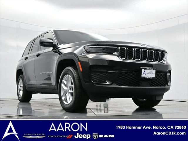 2025 Jeep Grand Cherokee GRAND CHEROKEE LAREDO X 4X4