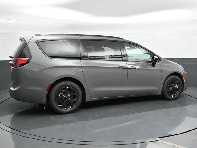 2025 Chrysler Pacifica Hybrid PACIFICA PLUG-IN HYBRID S APPEARANCE